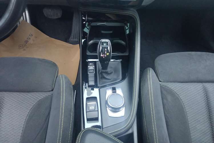 Used BMW X2 2018 sDrive25i Luxury Model with M Off-Road Package China V Emission Standard Gear Lever