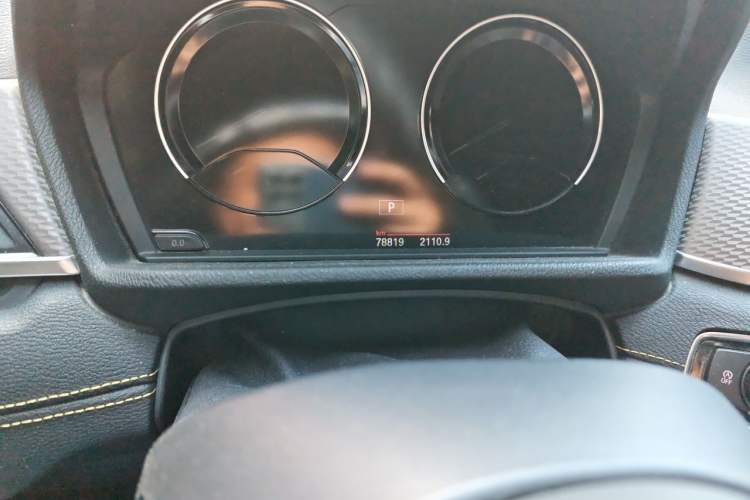 Used BMW X2 2018 sDrive25i Luxury M Sport Package China V Emission Standard Odometer Close Up