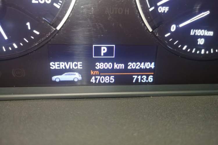 Used BMW X2 2018 sDrive25i Luxury Model with M Off-Road Package China V Emission Standard Odometer Close Up