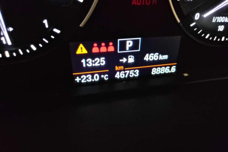 Used BMW X2 2018 sDrive25i Leading Model M Sport Package China V Odometer Close Up
