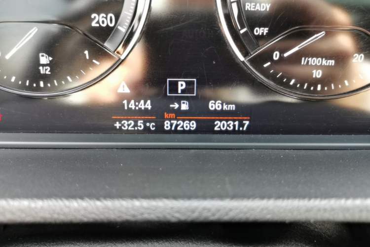 Used BMW X2 2018 sDrive25i Luxury M Sport Package China V Emission Standard Odometer Close Up