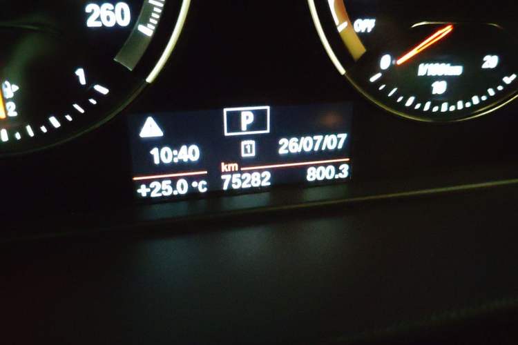 Used BMW X2 2018 sDrive25i Leading Model M Sport Package China V Odometer Close Up