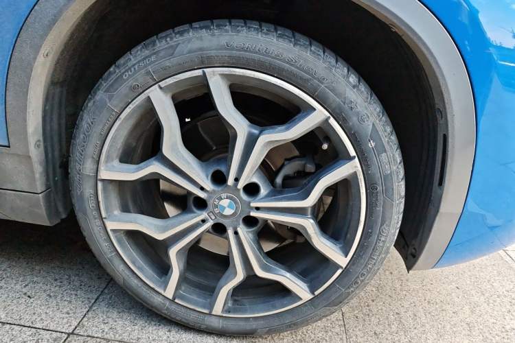 Used BMW X2 2018 sDrive25i Luxury M Sport Package China V Emission Standard Right Front Wheel Hub