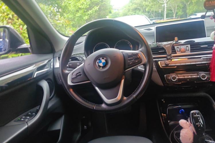Used BMW X2 2018 sDrive20i M Sport Package China V Emission Standard Steering Wheel