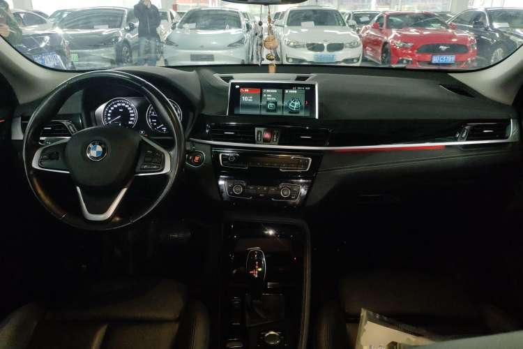 Used BMW X2 2018 sDrive25i Leading Model M Sport Package China V Center Console