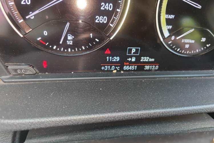 Used BMW X2 2018 sDrive20i M Sport Package China V Emission Standard Odometer Close Up