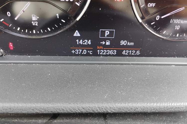 Used BMW X2 2018 sDrive25i Luxury M Sport Package China V Emission Standard Odometer Close Up