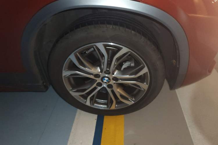 Used BMW X2 2018 sDrive25i Leading Model M Sport Package China V Right Front Wheel Hub