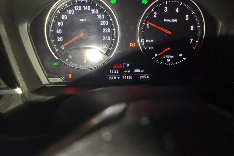 Used BMW X2 2018 sDrive25i Leading Model M Sport Package China V Odometer Close Up