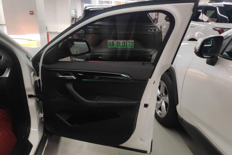 Used BMW X2 2018 sDrive25i Leading Model M Sport Package China V Right Front Door Interior
