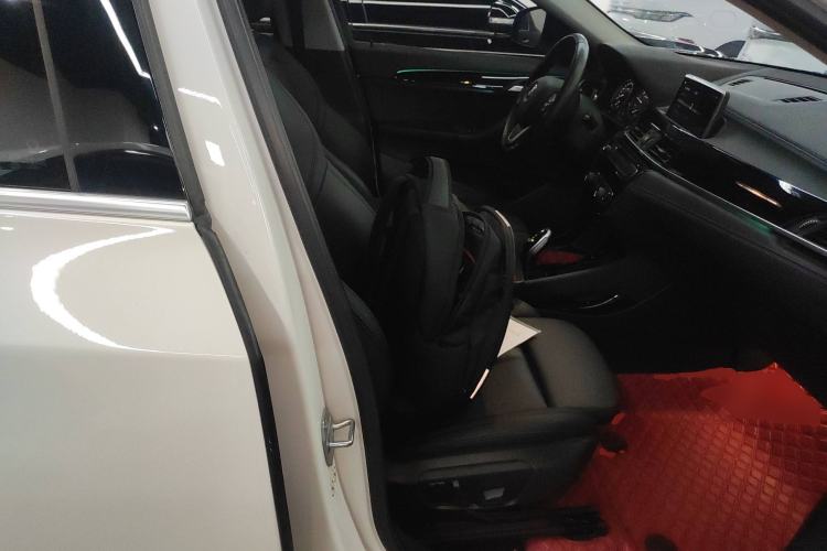Used BMW X2 2018 sDrive25i Leading Model M Sport Package China V Right Front Seat