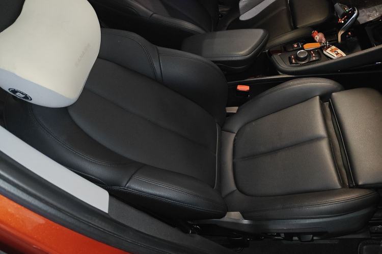 Used BMW X2 2018 sDrive25i Leading Model M Sport Package China V Right Front Seat