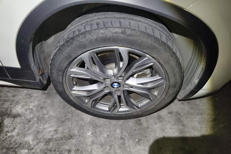 Used BMW X2 2018 sDrive25i Leading Model M Sport Package China V Right Front Wheel Hub