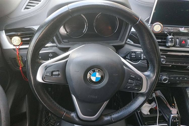 Used BMW X2 2018 sDrive20i M Sport Package China V Emission Standard Steering Wheel