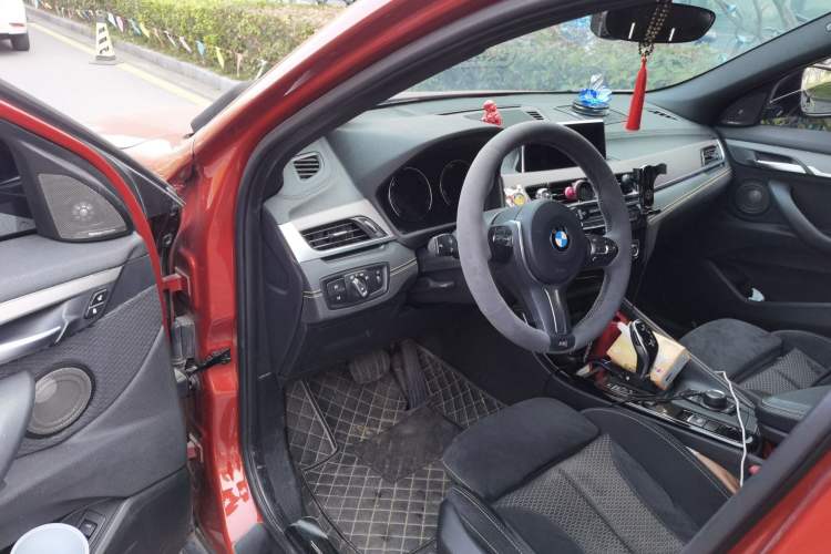 Used BMW X2 2018 sDrive25i Luxury M Sport Package China V Emission Standard Driver Seat