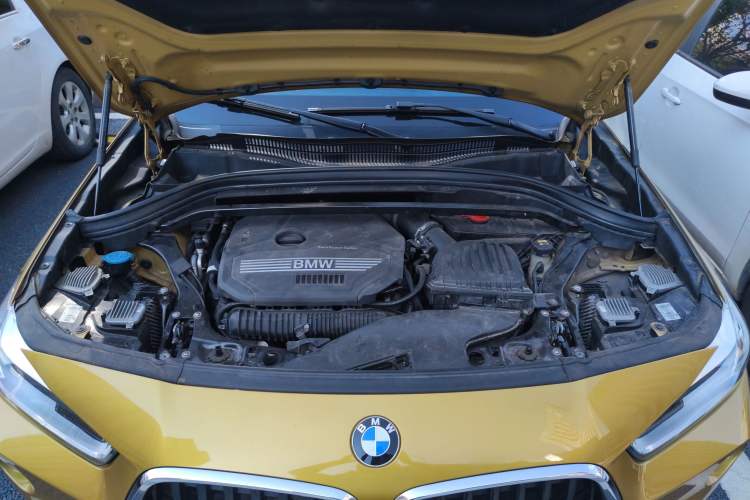 Used BMW X2 2018 sDrive25i Luxury Model with M Off-Road Package China V Emission Standard Engine Bay