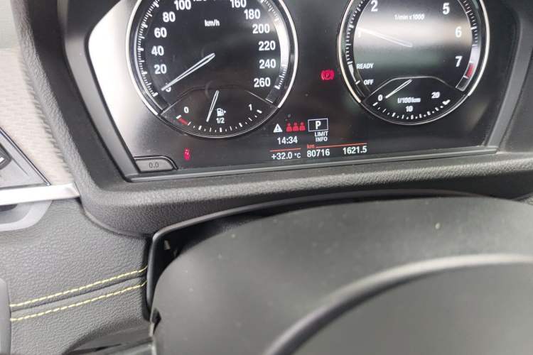 Used BMW X2 2018 sDrive25i Luxury M Sport Package China V Emission Standard Odometer Close Up