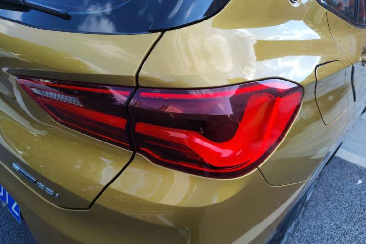 Used BMW X2 2018 sDrive25i Luxury Model with M Off-Road Package China V Emission Standard Right Rear Taillight
