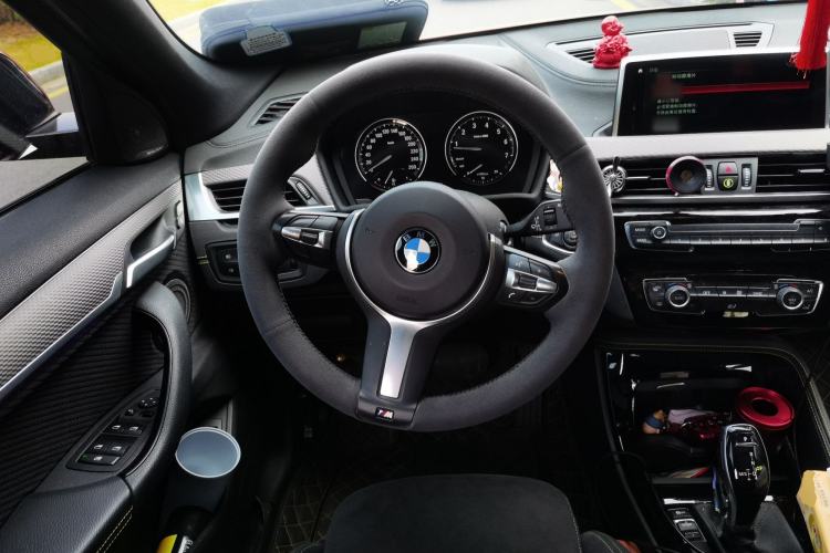 Used BMW X2 2018 sDrive25i Luxury M Sport Package China V Emission Standard Steering Wheel
