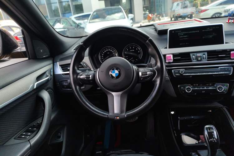 Used BMW X2 2018 sDrive25i Luxury Model with M Off-Road Package China V Emission Standard Steering Wheel
