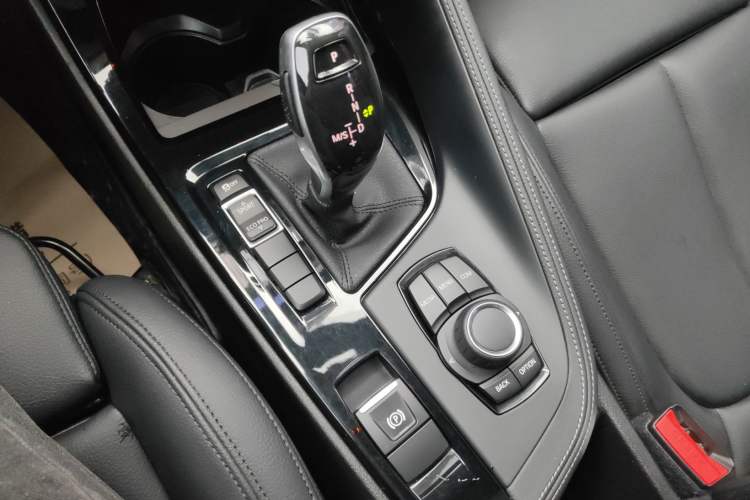 Used BMW X2 2019 sDrive20i M Sport Package China VI Emission Standard Gear Lever