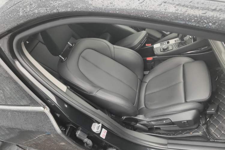 Used BMW X2 2019 sDrive20i M Sport Package China VI Emission Standard Right Front Seat