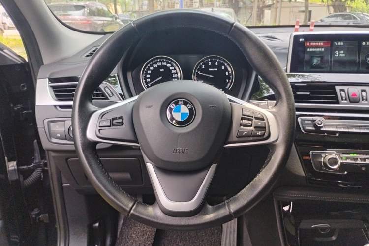 Used BMW X2 2019 sDrive20i M Sport Package China VI Emission Standard Steering Wheel