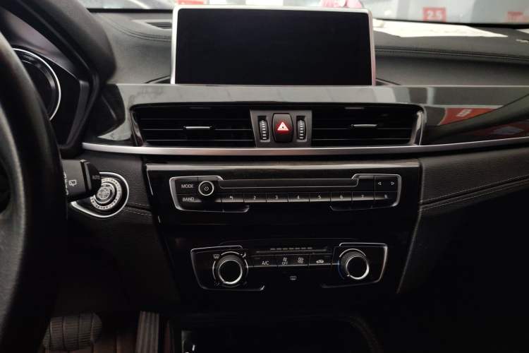 Used BMW X2 2019 sDrive20i M Sport Package China VI Emission Standard Audio And AC Panel