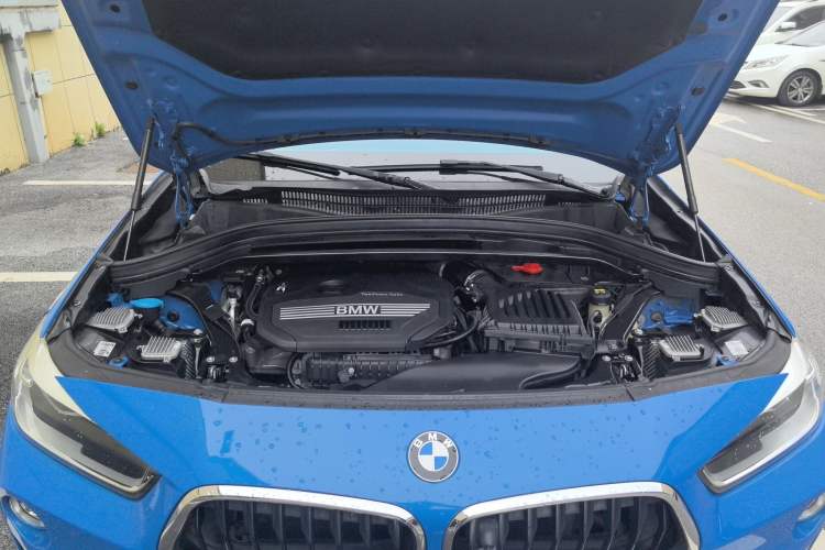 Used BMW X2 2019 sDrive20i M Sport Package China VI Emission Standard Engine Bay