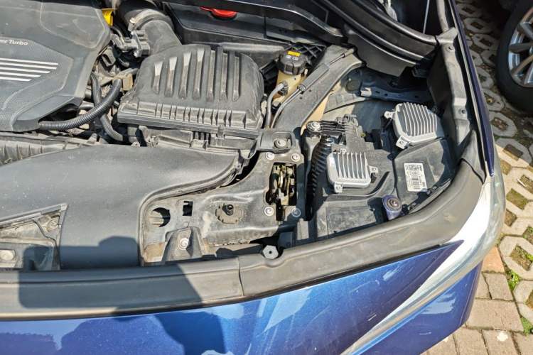Used BMW X2 2019 sDrive20i M Sport Package China VI Emission Standard Engine Bay Left