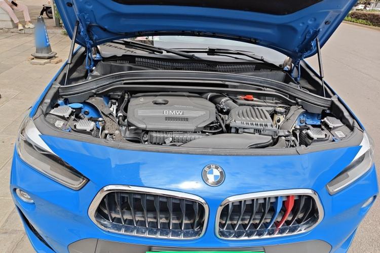 Used BMW X2 2019 sDrive20i M Sport Package China VI Emission Standard Engine Bay