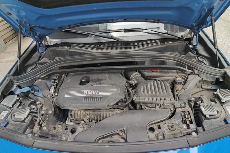 Used BMW X2 2019 sDrive20i M Sport Package China VI Emission Standard Engine Bay