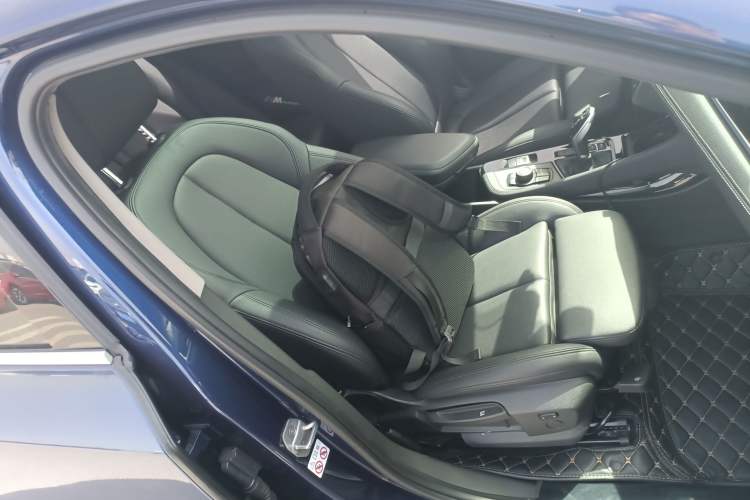 Used BMW X2 2019 sDrive20i M Sport Package China VI Emission Standard Right Front Seat