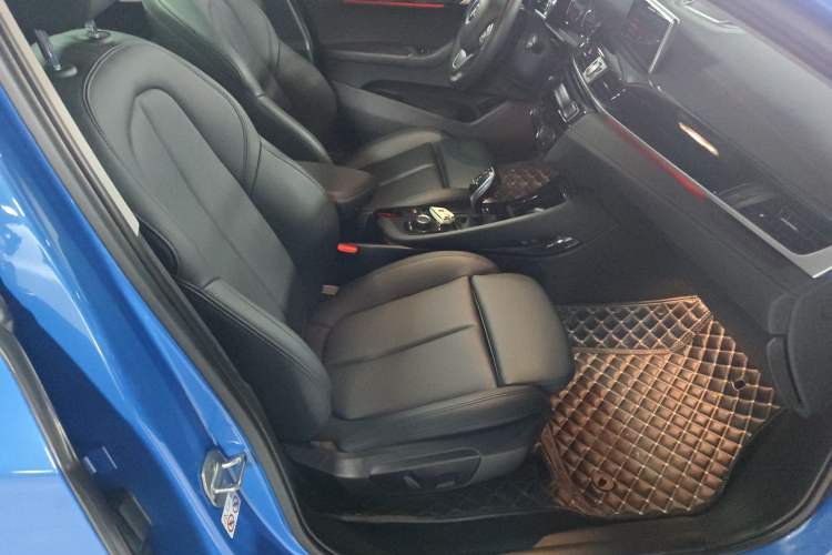 Used BMW X2 2019 sDrive25i Leading Edition M Sport Package China VI Right Front Seat