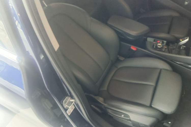 Used BMW X2 2019 sDrive20i M Sport Package China VI Emission Standard Right Front Seat