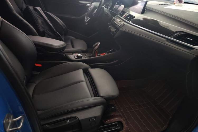 Used BMW X2 2019 sDrive20i M Sport Package China VI Emission Standard Right Front Seat