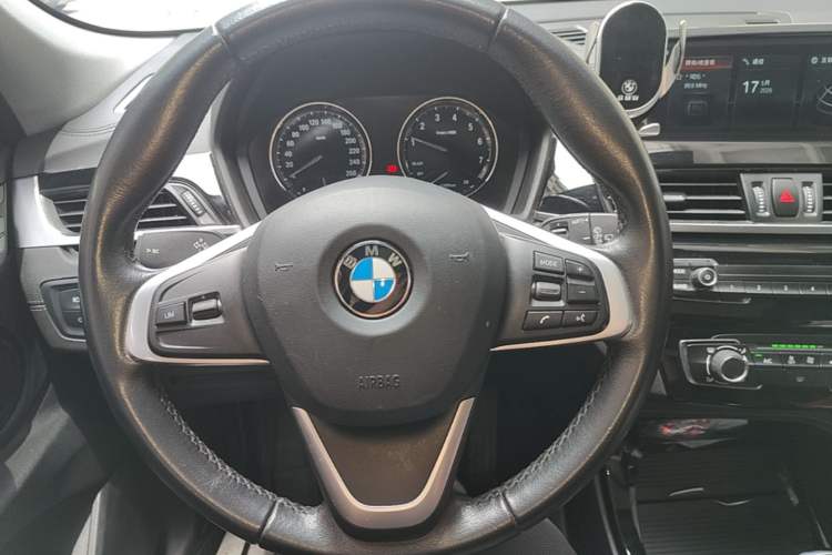 Used BMW X2 2019 sDrive20i M Sport Package China VI Emission Standard Steering Wheel