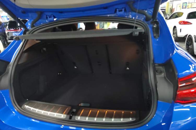 Used BMW X2 2019 sDrive20i M Sport Package China VI Emission Standard Trunk