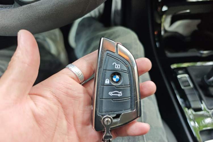 Used BMW X2 2019 sDrive20i M Sport Package China VI Emission Standard Vehicle Key