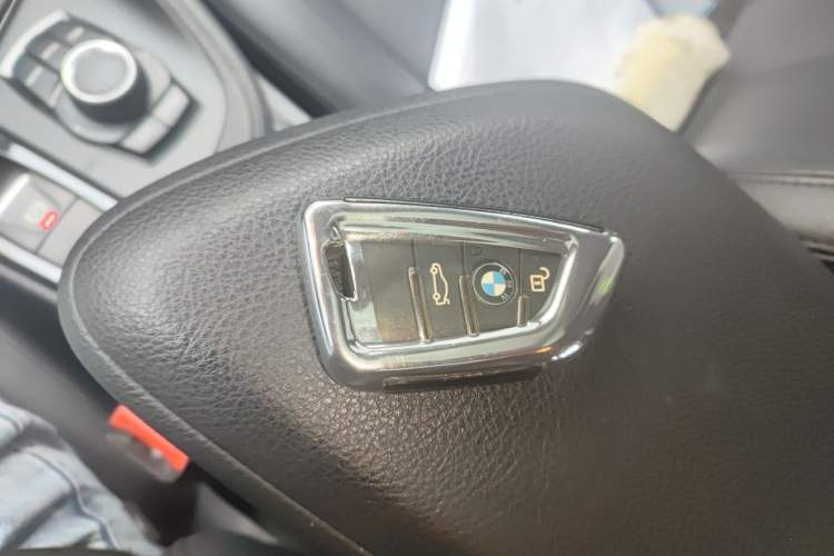 Used BMW X2 2019 sDrive20i M Sport Package China VI Emission Standard Vehicle Key