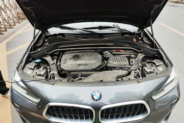 Used BMW X2 2019 sDrive20i M Sport Package China VI Emission Standard Engine Bay
