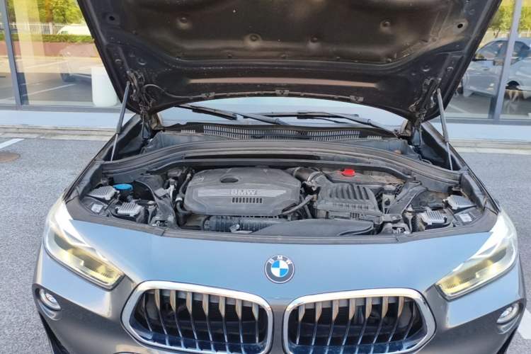 Used BMW X2 2019 sDrive20i M Sport Package China VI Emission Standard Engine Bay