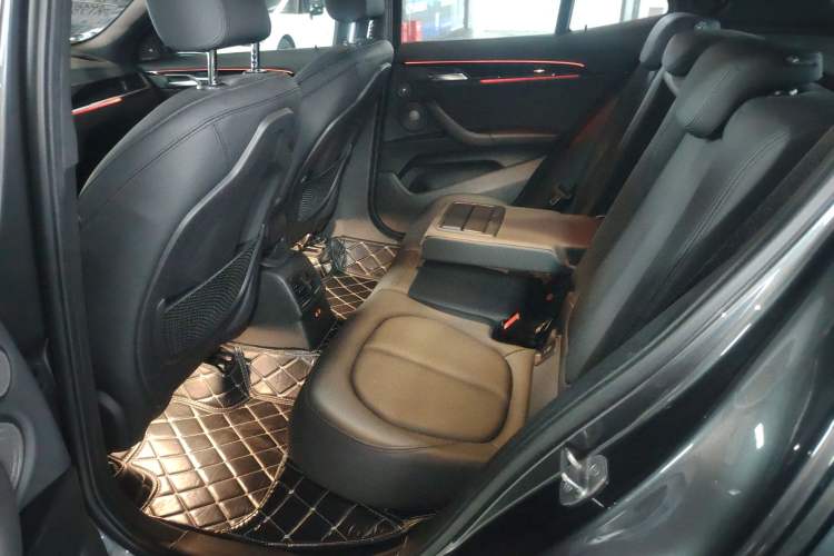 Used BMW X2 2019 xDrive25i M Sport Package China VI Interior 4