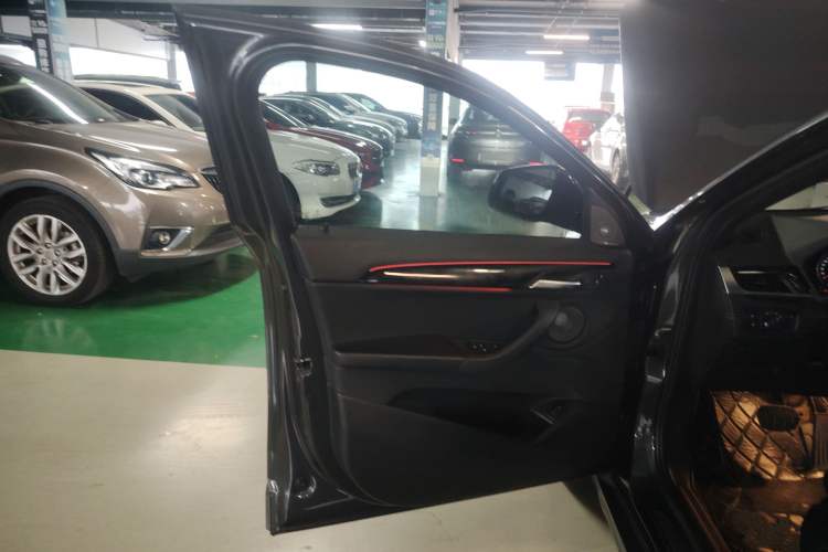 Used BMW X2 2019 xDrive25i M Sport Package China VI Interior 7