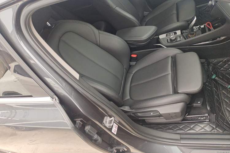 Used BMW X2 2019 sDrive20i M Sport Package China VI Emission Standard Right Front Seat