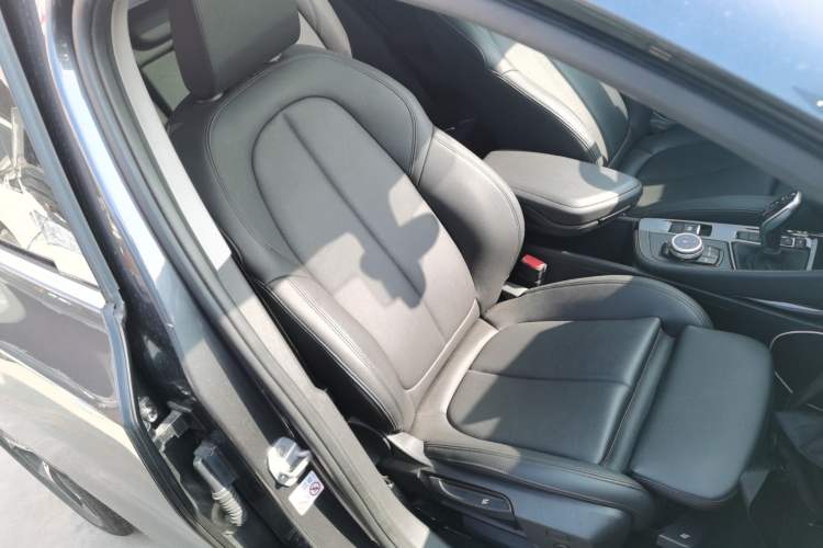 Used BMW X2 2019 sDrive20i M Sport Package China VI Emission Standard Right Front Seat
