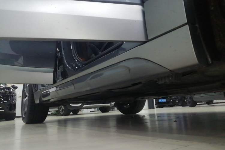 Used BMW X2 2019 sDrive20i M Sport Package China VI Emission Standard Right Side Sill