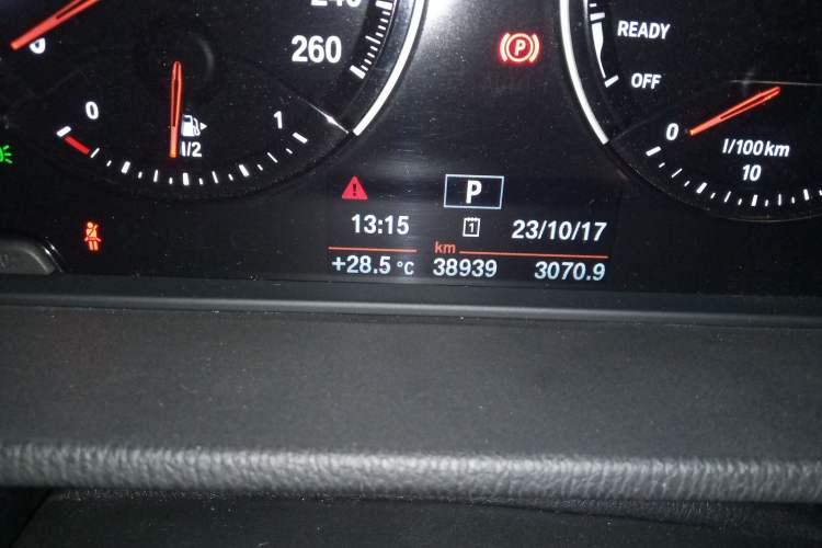 Used BMW X2 2019 sDrive25i Leading Edition M Sport Package China VI Odometer Close Up