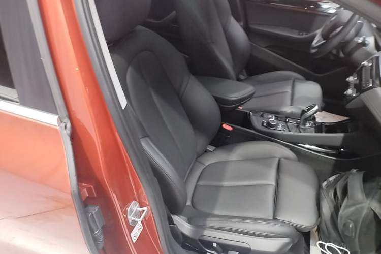 Used BMW X2 2019 sDrive25i Leading Edition M Sport Package China VI Right Front Seat