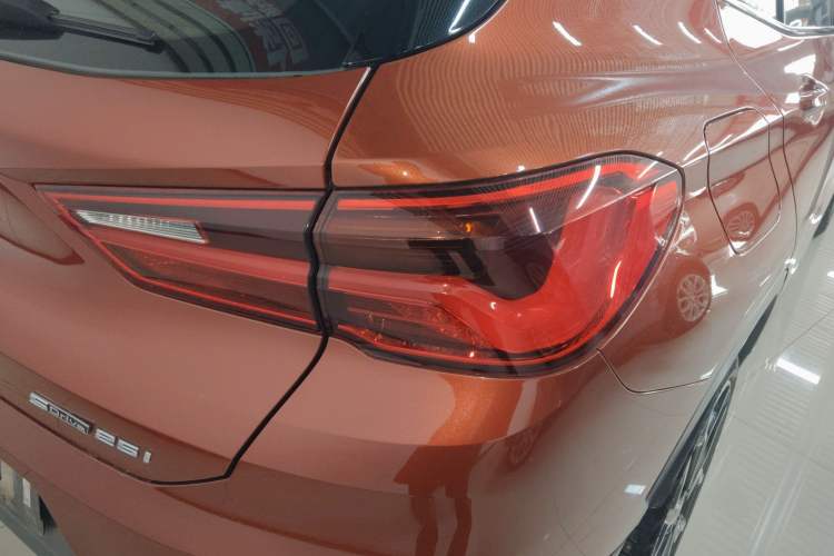 Used BMW X2 2019 sDrive25i Luxury M Sport Package China VI Emission Standard Right Rear Taillight
